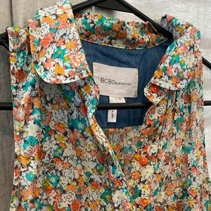 BCBG. Small. Floral sleeveless button down high low thin dress.